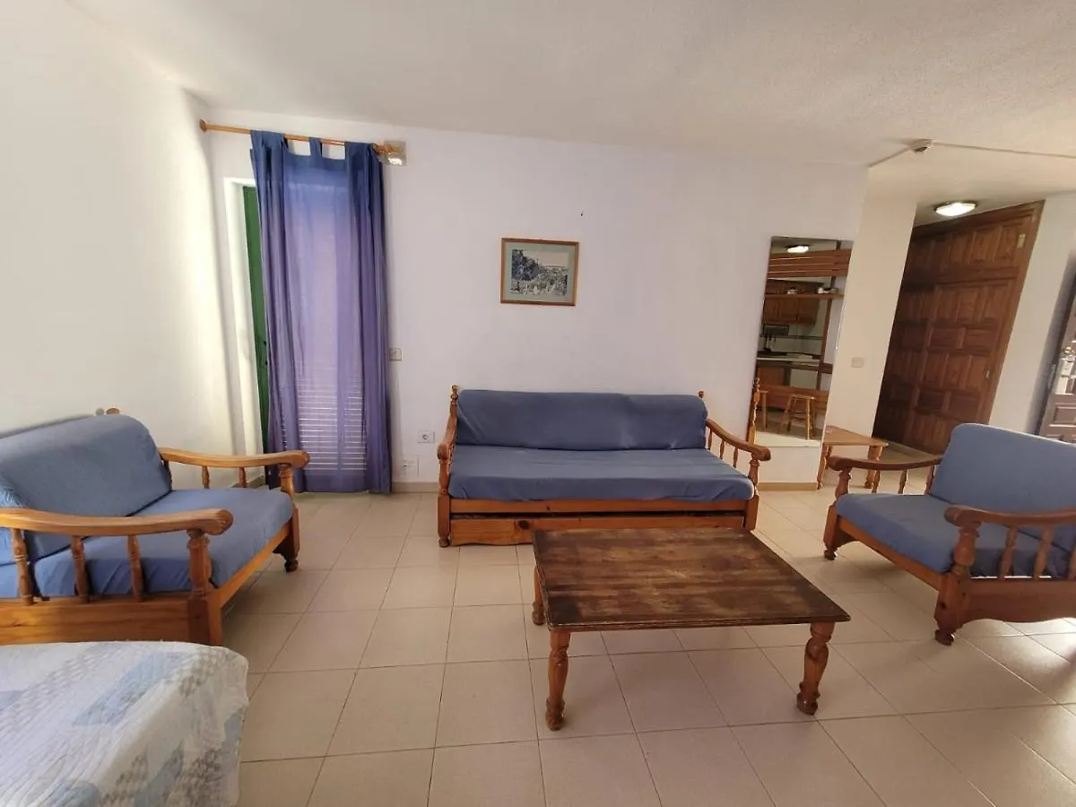 Immaculate 1-Bed Apartment In Arona E308 0*, ארונה ספרד