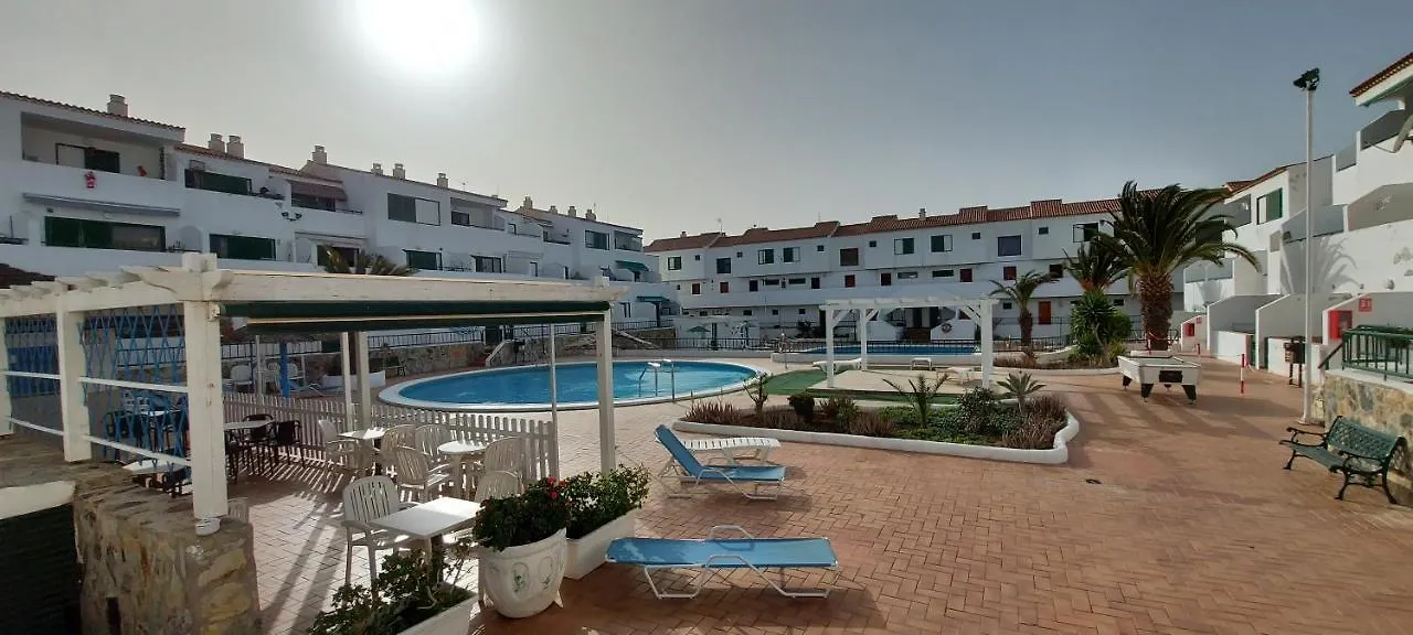 Immaculate 1-Bed Apartment In Arona E308