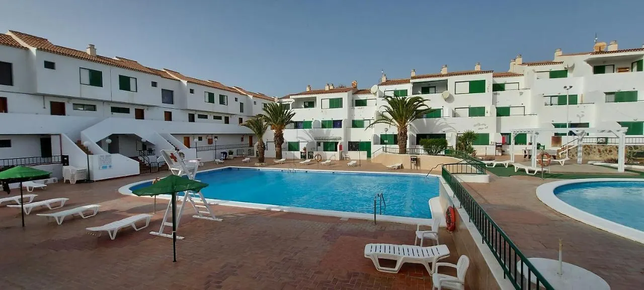 Immaculate 1-Bed Apartment In Arona E308