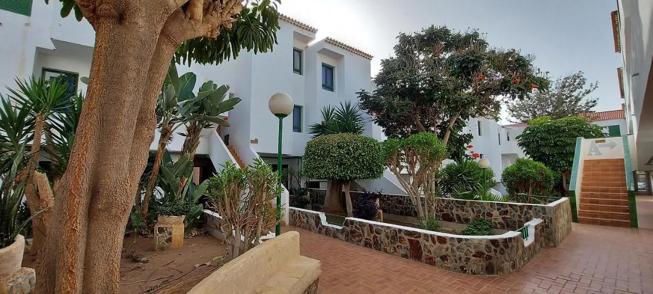 Immaculate 1-Bed Apartment In Arona E308 ספרד